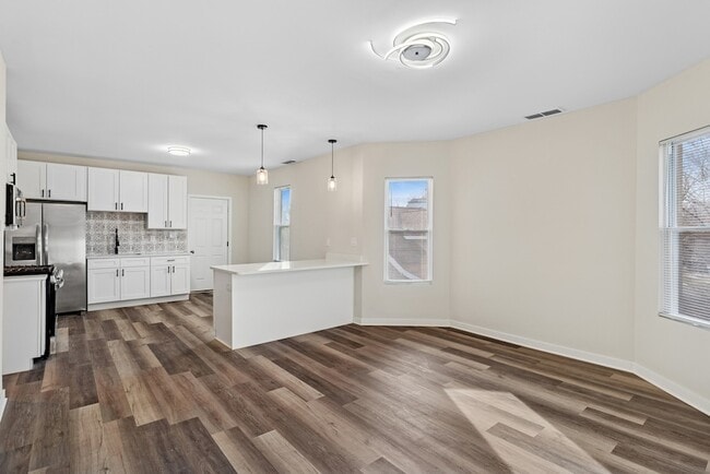 Building Photo - 515 George Ave