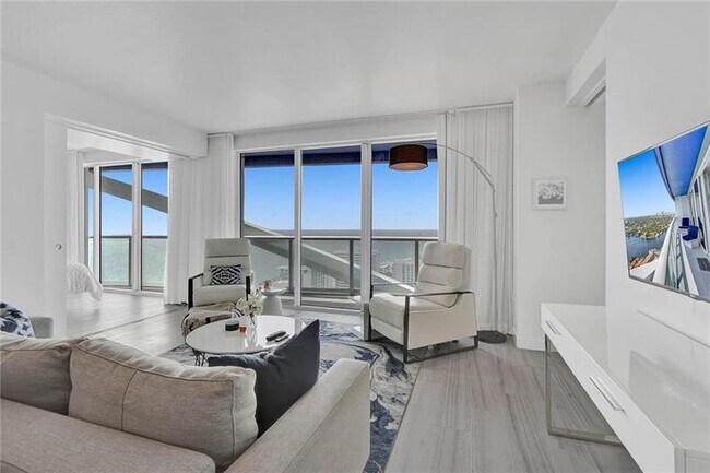 Primary Photo - 3101 Bayshore Dr