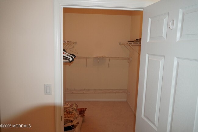 Building Photo - 185 Valencia Dr