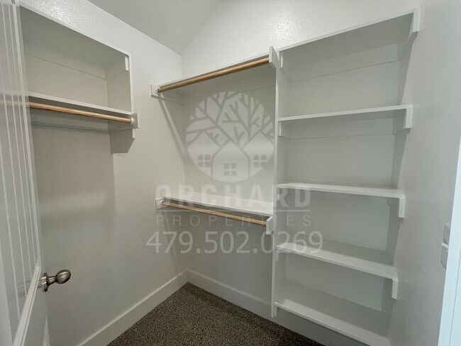 Building Photo - Bella Vista- Single-Family Home- Sought After Creekwood Plan