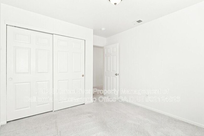 Building Photo - 2224 Glacier Dr
