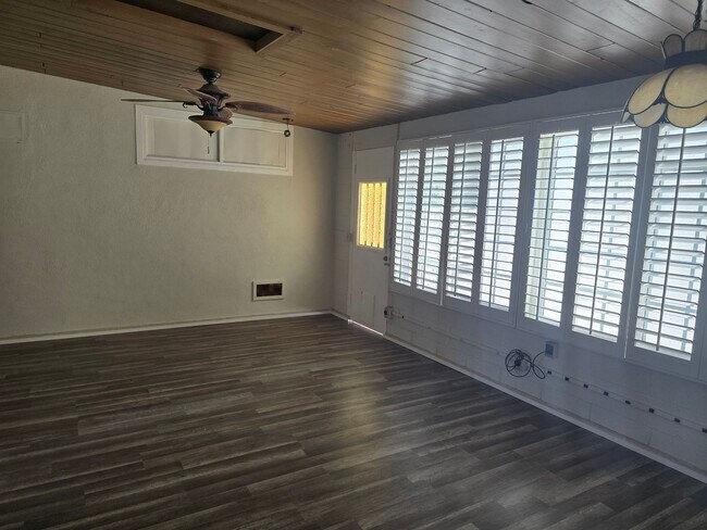 Building Photo - Rental in Anaheim