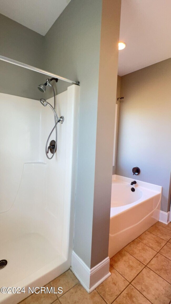 Building Photo - 124 Farmstead Place