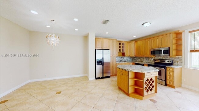 Building Photo - 897 Briar Ridge Rd
