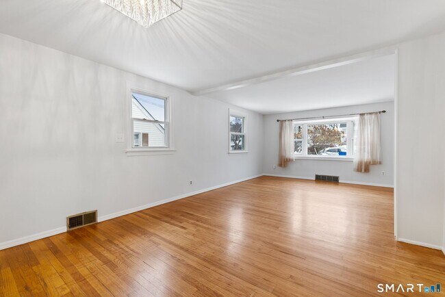 Building Photo - 60 Ferris Ave