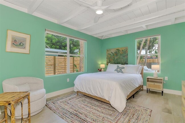 Building Photo - 5253 Avenida Del Mare