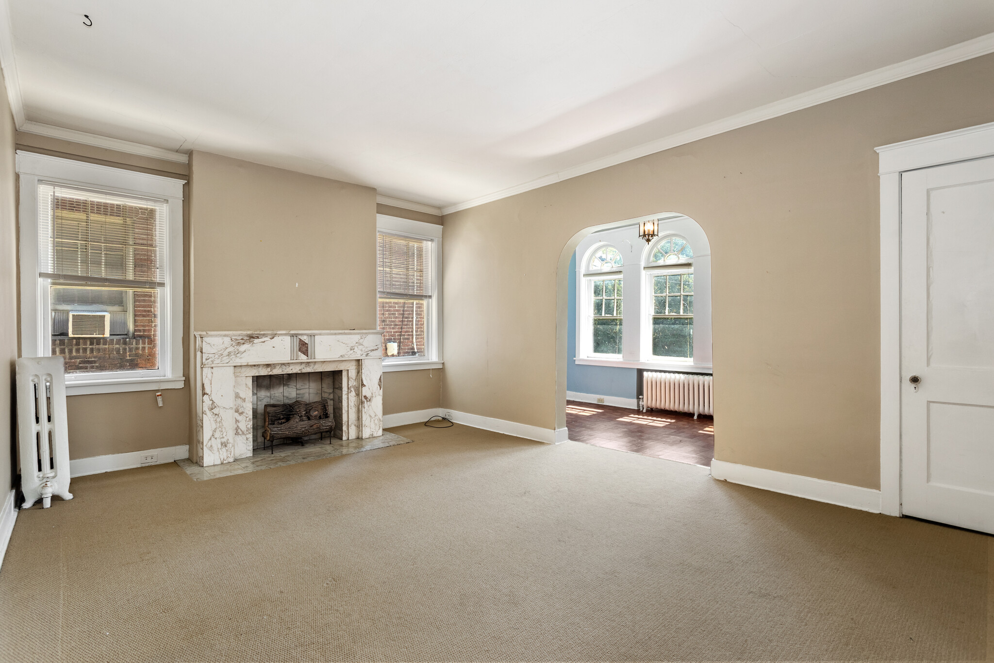 Living Room - 5863 Northumberland St