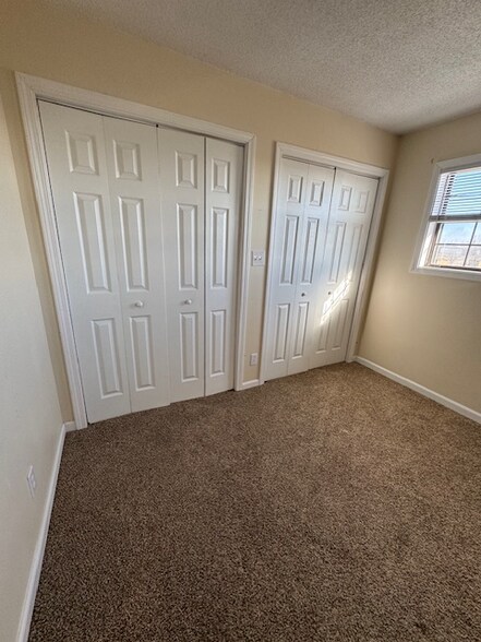 Building Photo - 1230 Pleasant Valley Rd