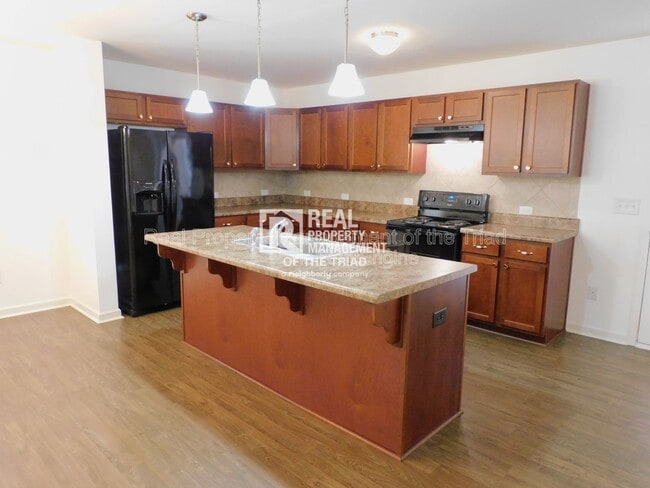 Building Photo - 5013 Red Poll Dr