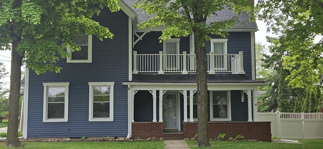 Primary Photo - 410 Spring St