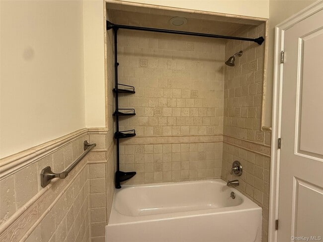 Building Photo - 5 Brandreth St