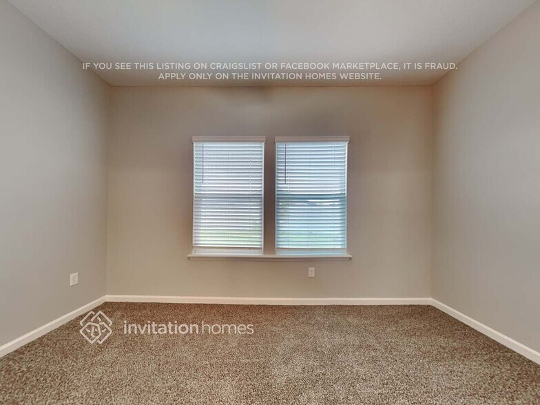 Building Photo - 7935 Chamomile Ct