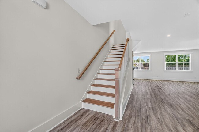 Building Photo - Modern Comfort in the Heart of Johns Island