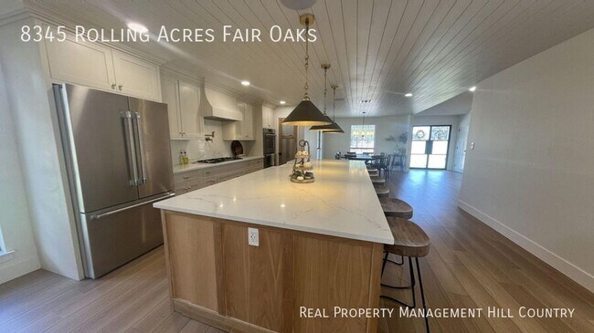 Building Photo - 8345 Rolling Acres Trail