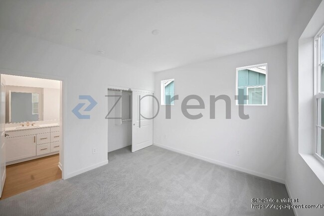 Building Photo - 2556 E Lincoln Paseo