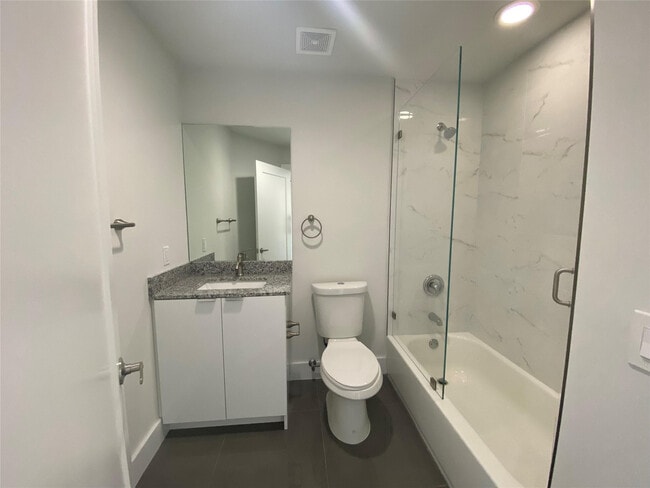 Building Photo - 5615 Polk St