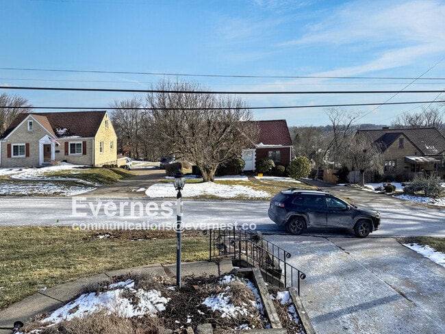 Building Photo - 3216 Elderwood Dr
