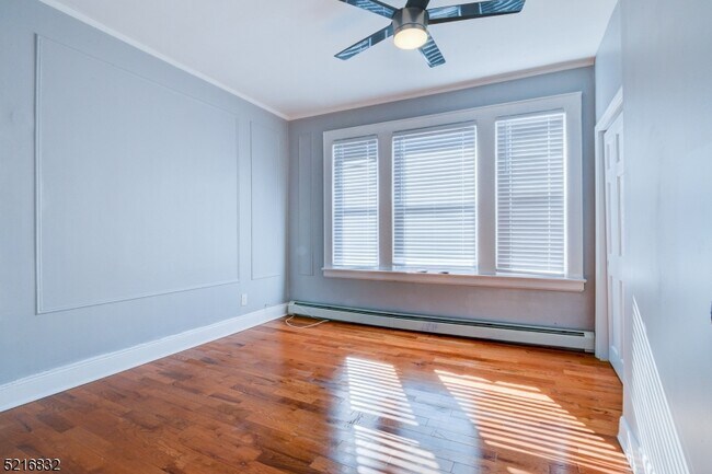 Building Photo - 15 Nelson Pl