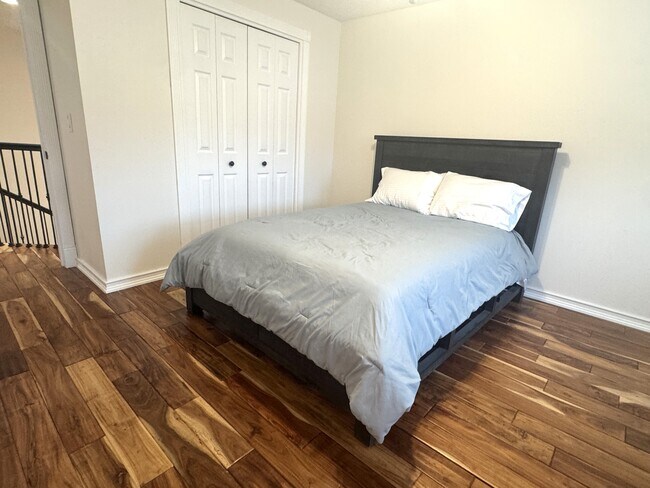 Building Photo - 17927 Ridge Lake Dr