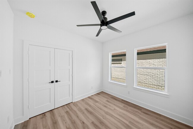 Building Photo - 23 Presidio Rd