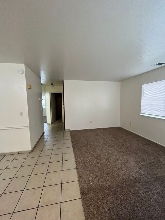 Building Photo - 2954