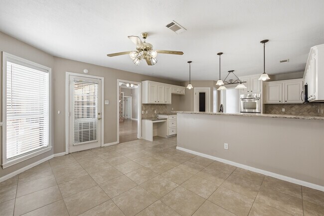 Building Photo - 905 Winged Foot Dr