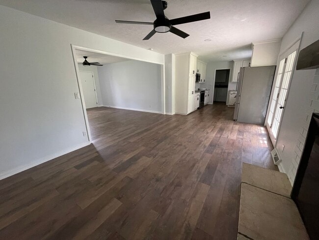 Building Photo - Great Location in Nixa!