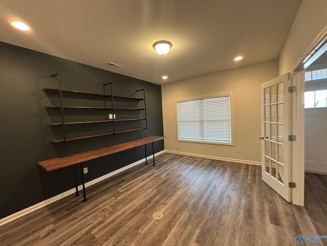 Building Photo - 212 Oracle Cir