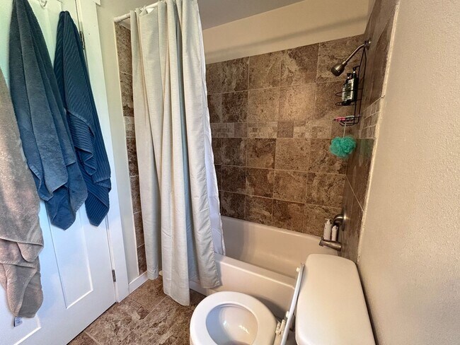 Building Photo - Large 4 Bedroom home with views of Bellingham Bay and Garage