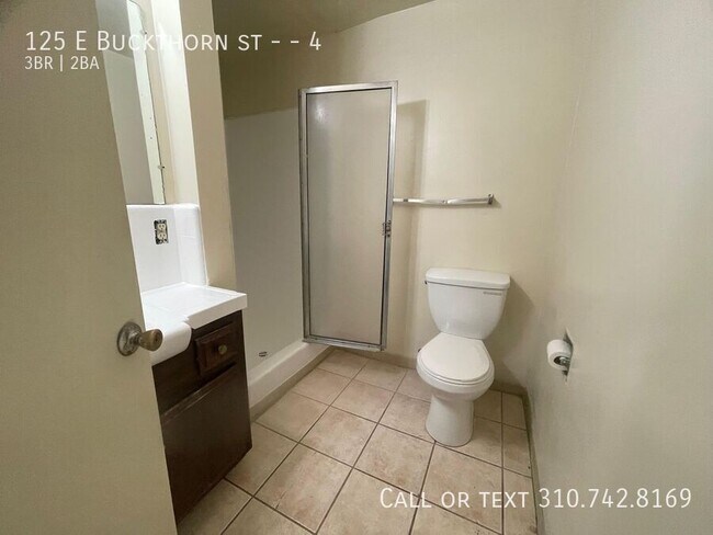 Building Photo - 125 E Buckthorn St