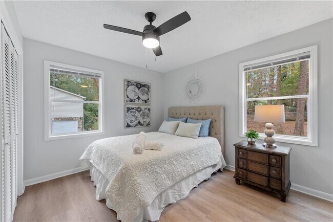 Building Photo - 2532 Hidden Hills Dr