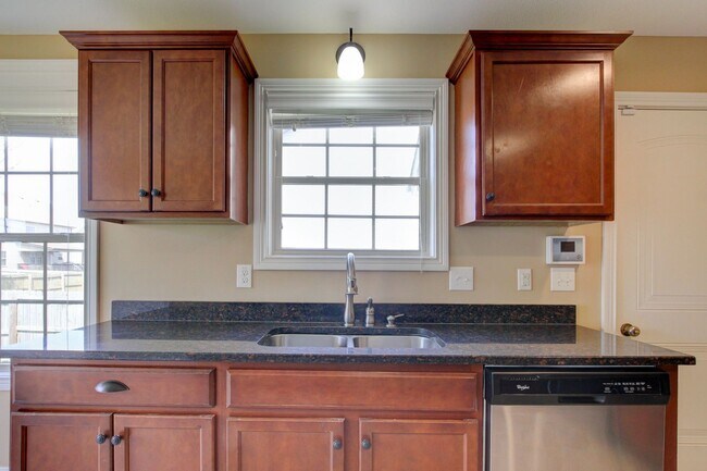 Building Photo - 3776 Suiter Rd