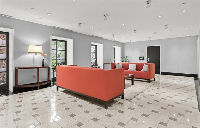 Building Photo - 1001 L St NW