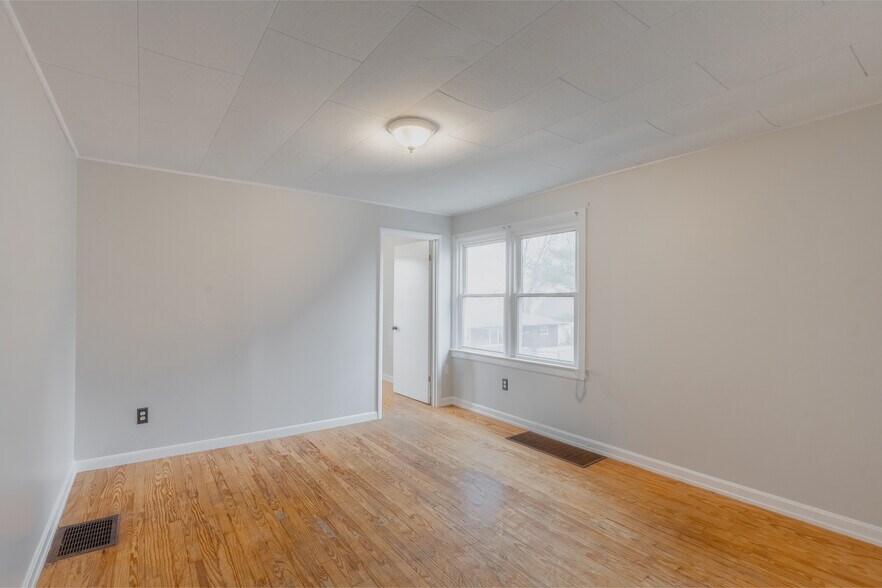 Primary Photo - 201 14th St