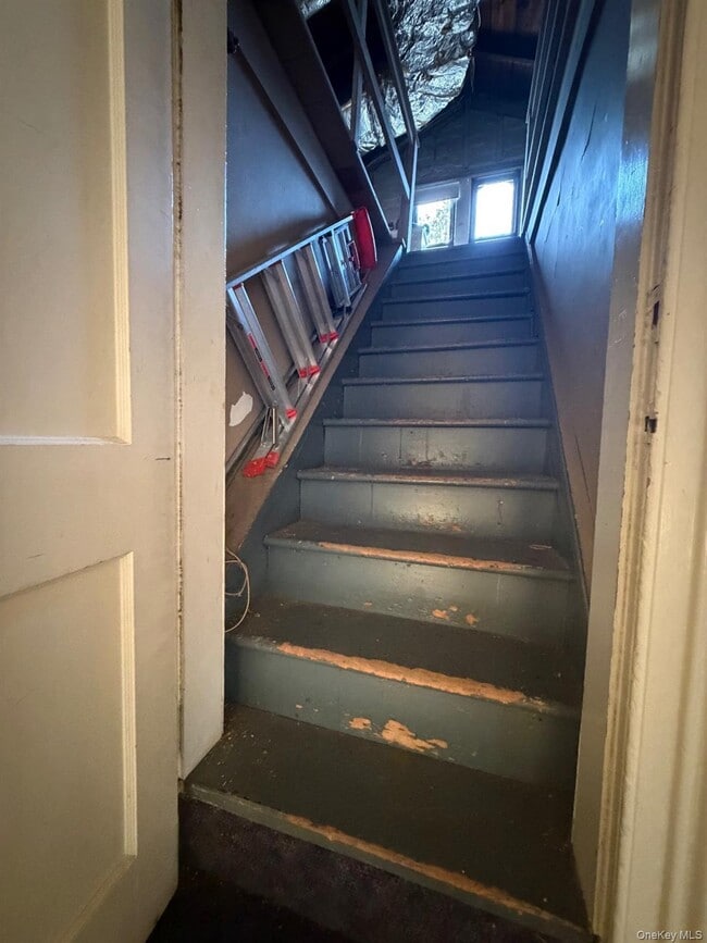 Building Photo - 225 N Broadway