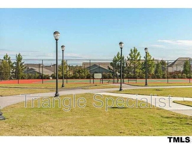 Building Photo - 8549 Quarton Dr