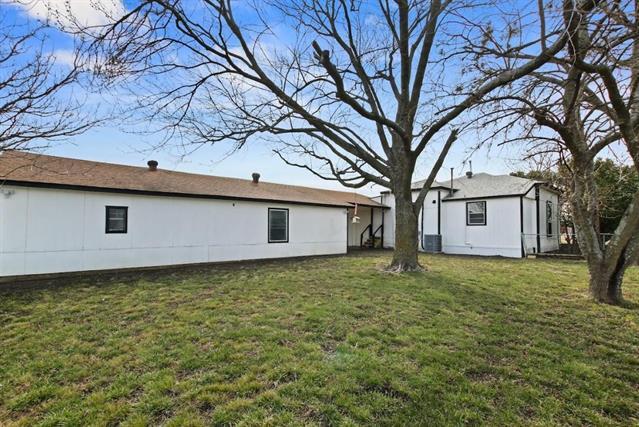 Building Photo - 10158 Twin Creeks Cir