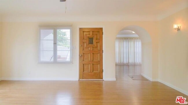 Building Photo - 1435 Ridgeley Dr