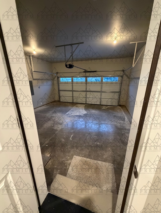 Building Photo - 1st MONTH FREE - 3 BED 2.5 BATH NEW BUILD!