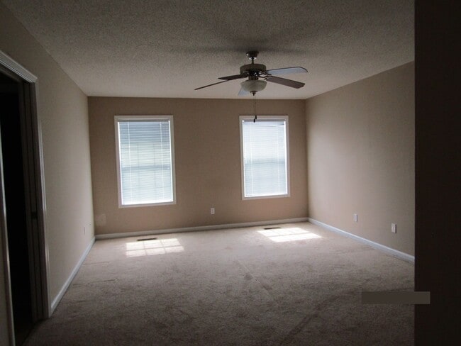 Building Photo - 127 Concord Ave