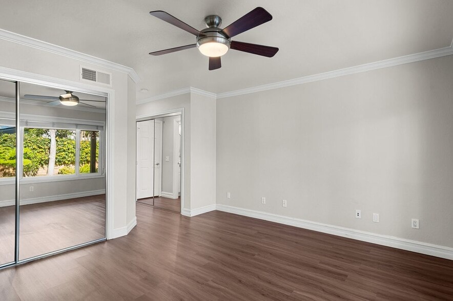 Building Photo - 5059 Via Calderon