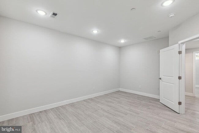 Building Photo - 1840 N Gratz St