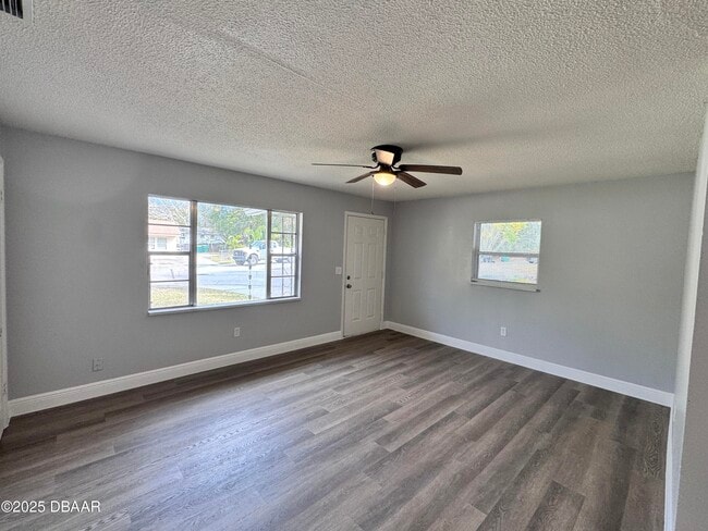 Building Photo - 704 Boston Ct