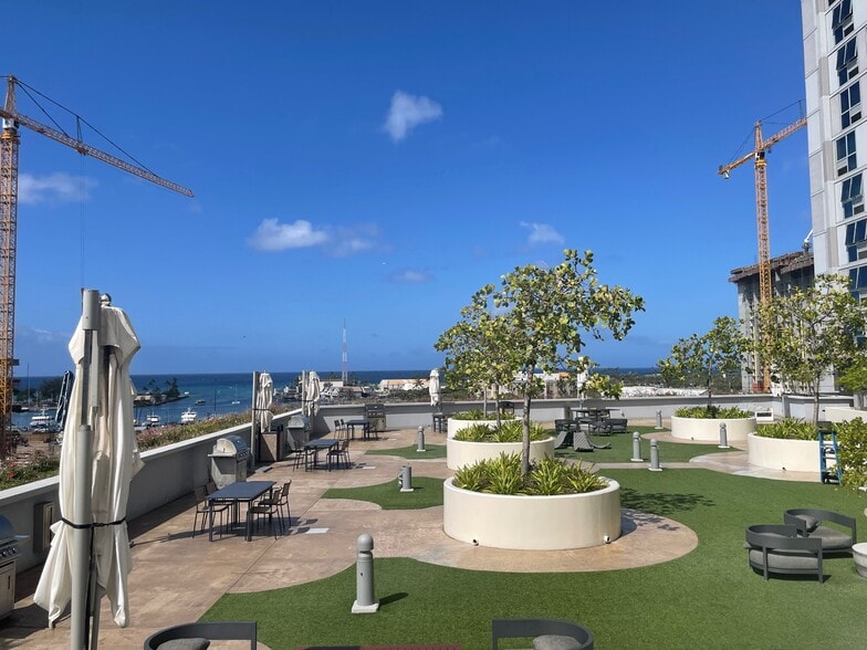 Building Photo - 988 Halekauwila St