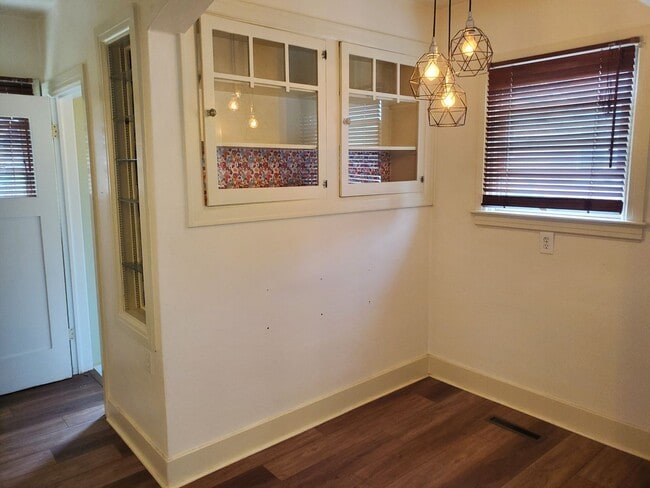 Building Photo - 4BR/2BA Audubon/Downriver Area Home