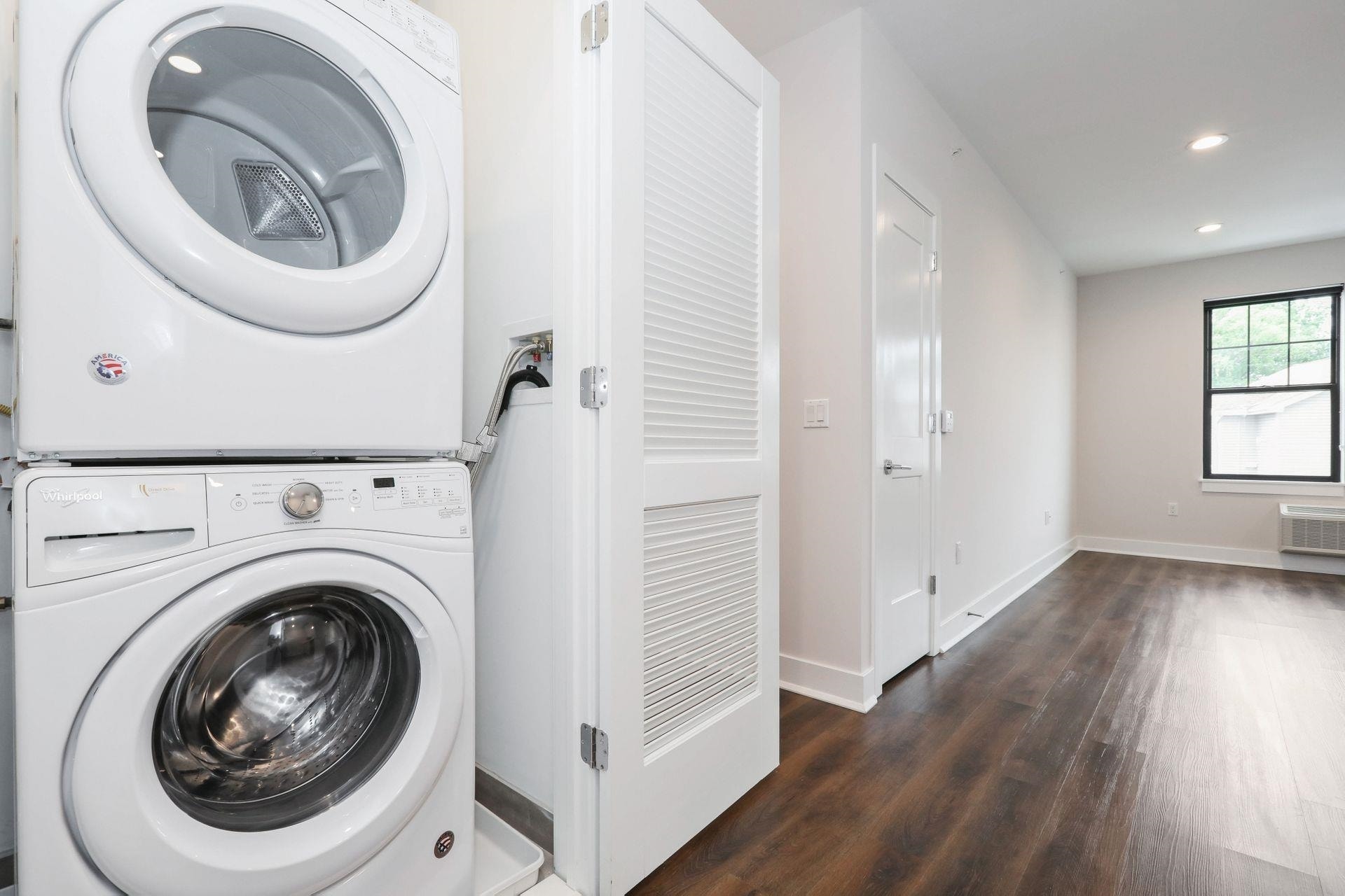 Building Photo - 110 Market St