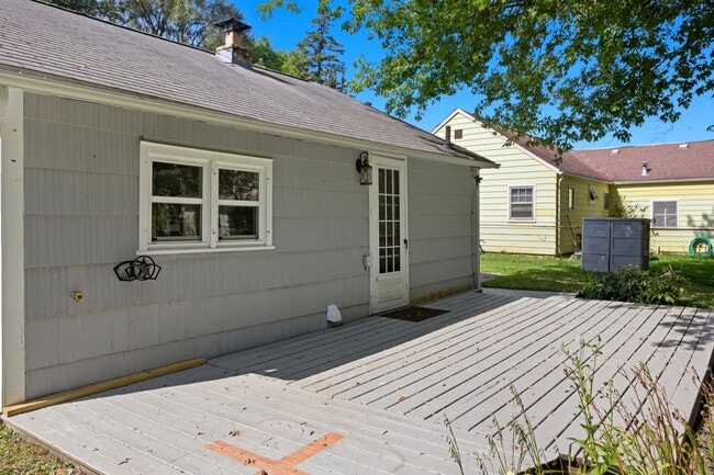 Building Photo - 9358 N Saginaw Rd