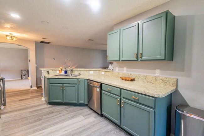 Building Photo - 633 Chatham Walk Dr