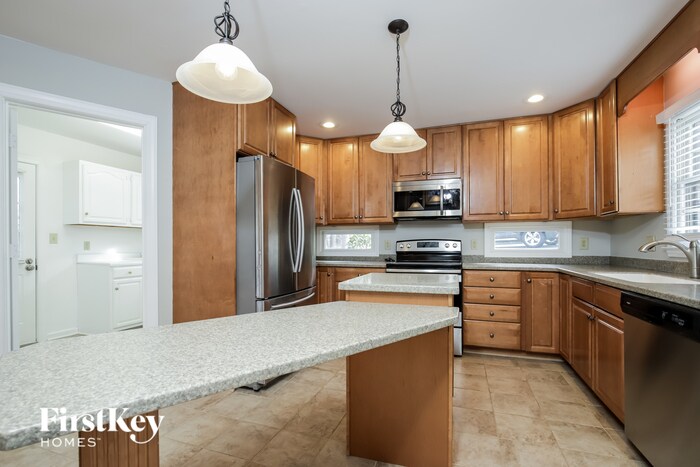 Building Photo - 4036 Fairwind Dr