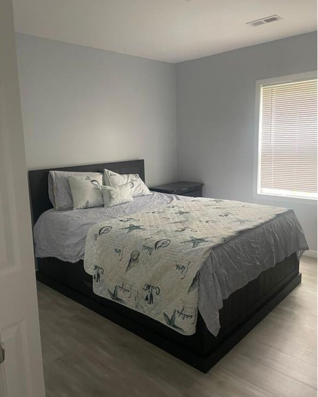 Building Photo - Completely Renovated 3-Bedroom Ranch with Modern Finishes & Spacious Open Kitchen